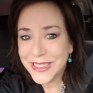 Meet your Posher, Deborah